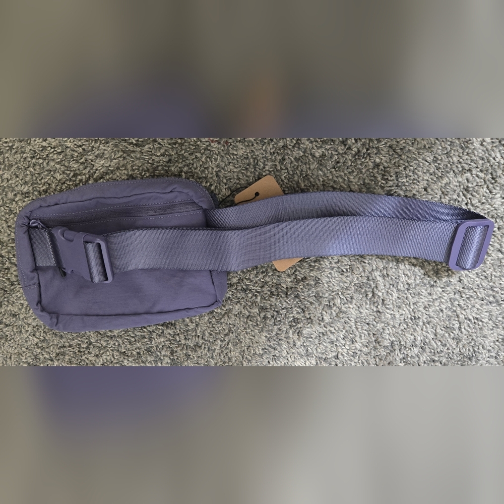 Compact lavender belt bag multiple compartments, Adjustable Waist Strap, NWT - Picture 2 of 9